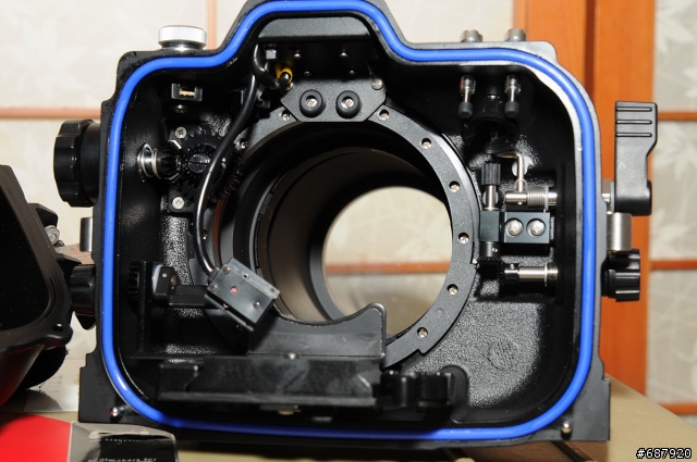 補 2006 另類開箱文 D200 & SB800 防水盒 大解剖