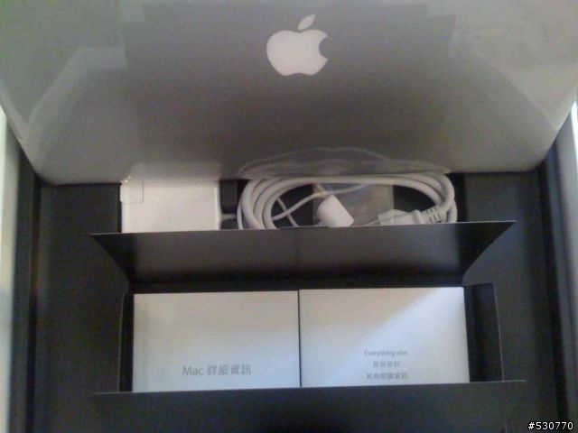第一次發文!!NEW Macbook Pro 17"開箱