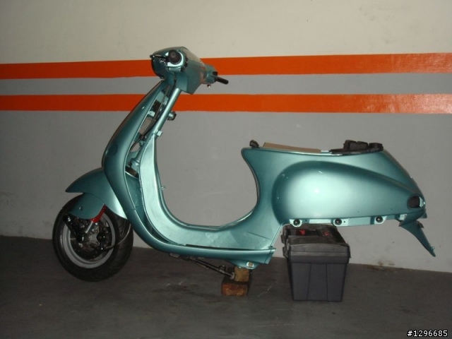 十年古車之Vespa ET8翻新