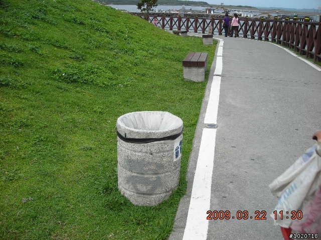 懇請不要再噴漆,請大家共同維護騎車環境