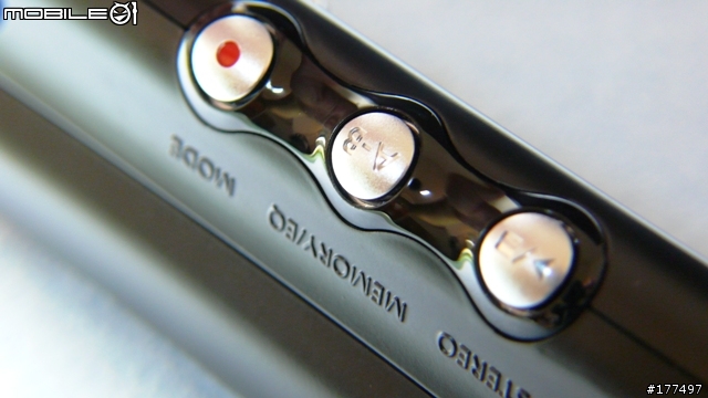 簡單、無限、聲優的IRIVER F700