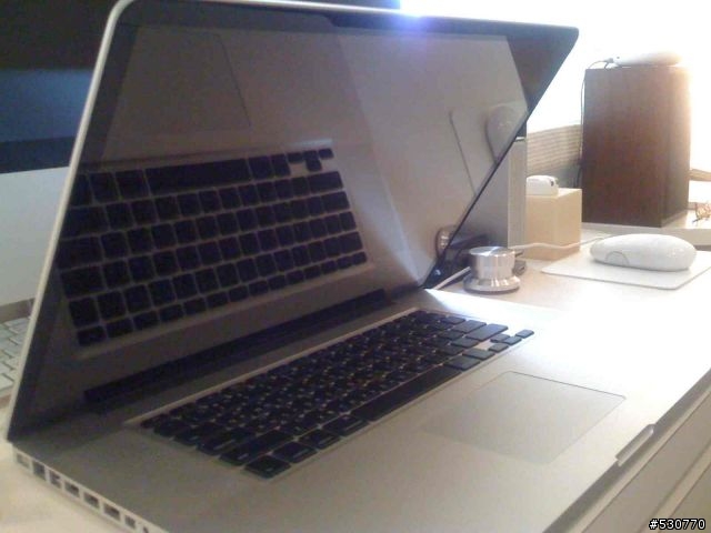 第一次發文!!NEW Macbook Pro 17"開箱