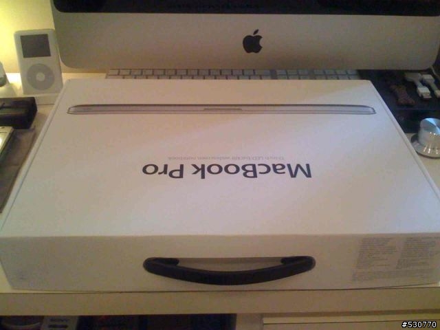 第一次發文!!NEW Macbook Pro 17"開箱