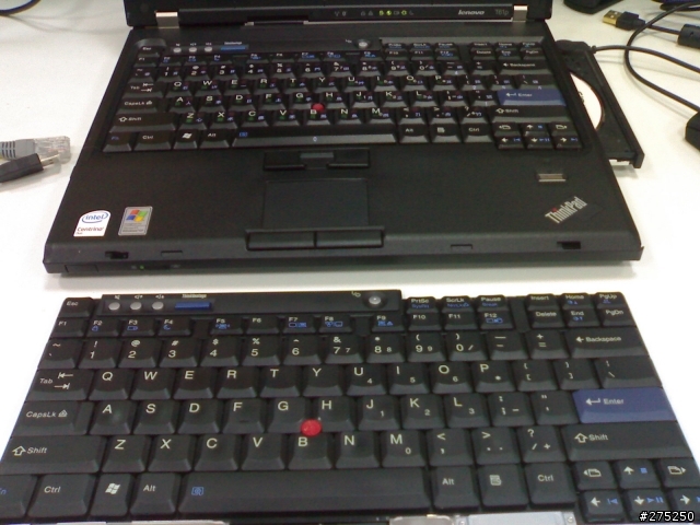 第一次的開箱文,不朽的巨作...絕版4:3 SXGA+ Lenovo T61p