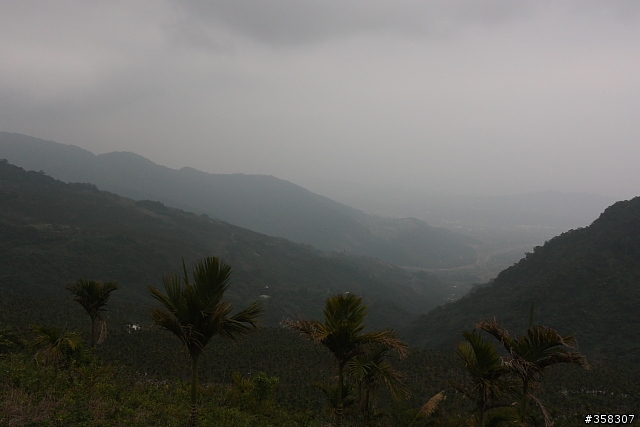 大巴六九山