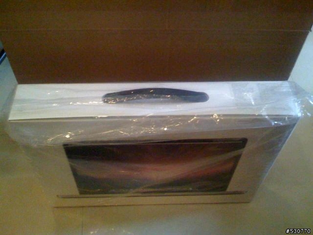 第一次發文!!NEW Macbook Pro 17"開箱
