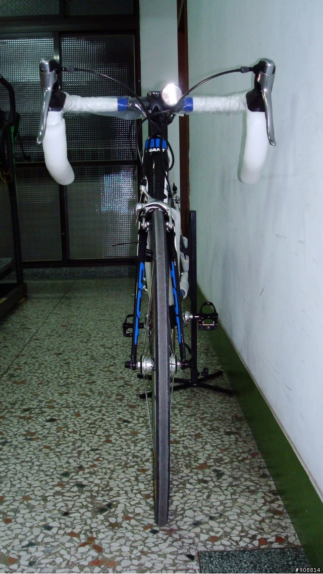價值近八萬元的G牌公路車, 處女航摔了兩次, 還剩多少價值…