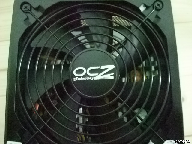 請益:今天買了OCZ 模組化 400W 回家看覺得怪怪的( 附圖片 ) 拜託大家幫我看一下