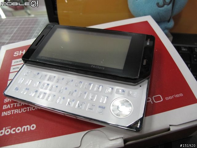 萬眾期待3.5吋AQUOS QWERTY +=*SH-04A*=+ docomo PRO series 開箱來了!!