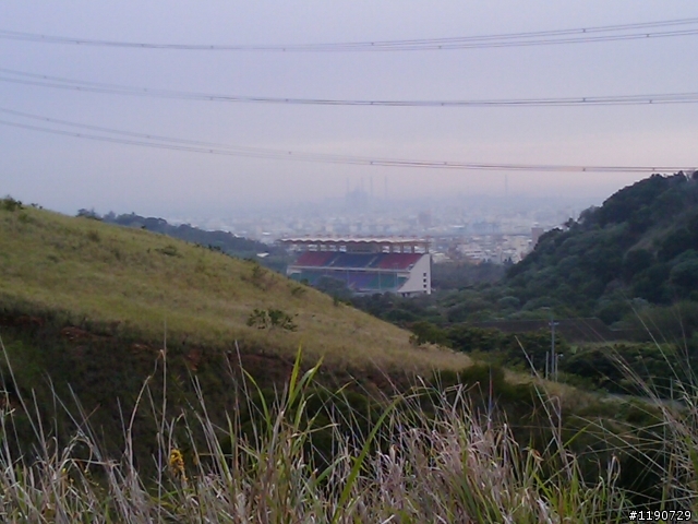 今天下午沒班~!跑去都會又去鰲峰山公園