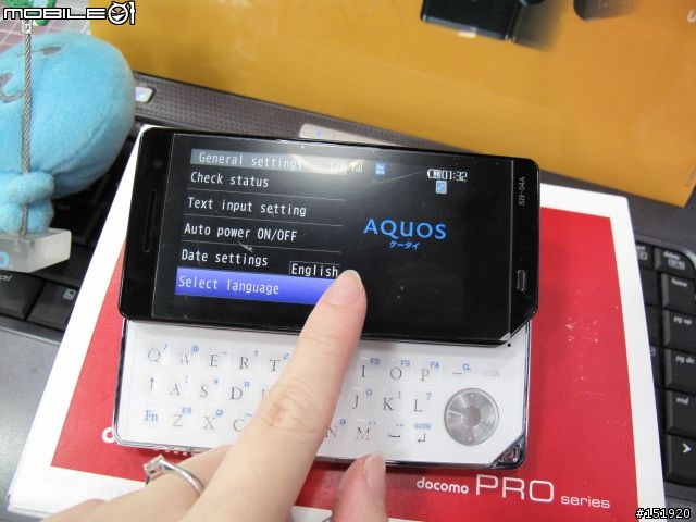萬眾期待3.5吋AQUOS QWERTY +=*SH-04A*=+ docomo PRO series 開箱來了!!