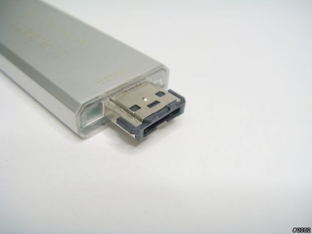 雙重介面。效率加倍---RIDATA eSATA SSD