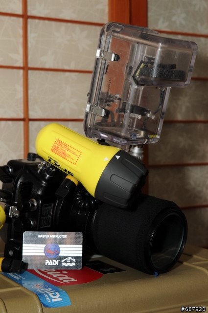 補 2006 另類開箱文 D200 & SB800 防水盒 大解剖