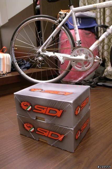 女王的小翅膀~Cinelli Little Wing 650C開箱+不專業組車文