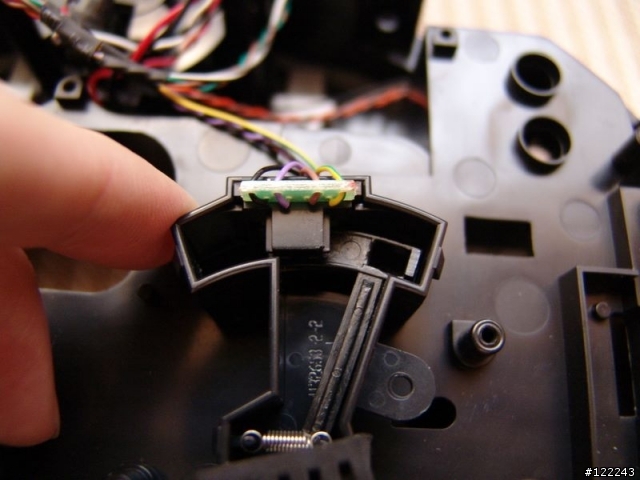 iRobot Roomba 570 分解與組合(圖多)