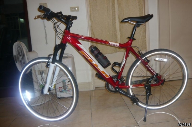2009 Fuji Nevada 1.0 怎麼裝貨架?