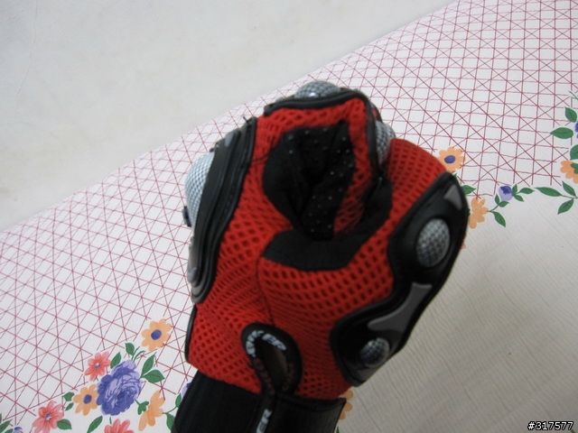 人身部品使用心得 ZS-3000A、PHENIX口罩、KOMINE JK-650、老貓牌手套、REV'IT R59手套、HONDA EJ-E91護膝