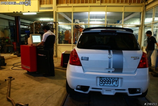 車況一指搞定: Greddy Intelligent Informeter TOUCH 多功能顯示器