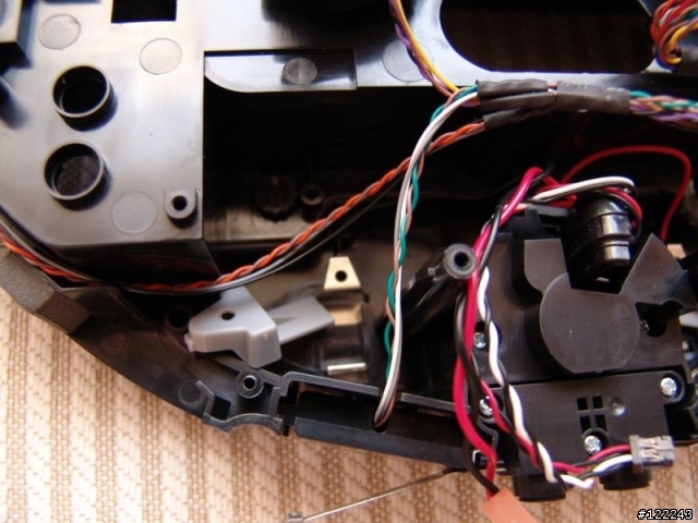 iRobot Roomba 570 分解與組合(圖多)
