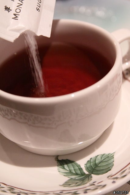 尊爵大飯店吃到飽自助式下午茶嚐鮮~~~外賣加碼送優惠中哩!