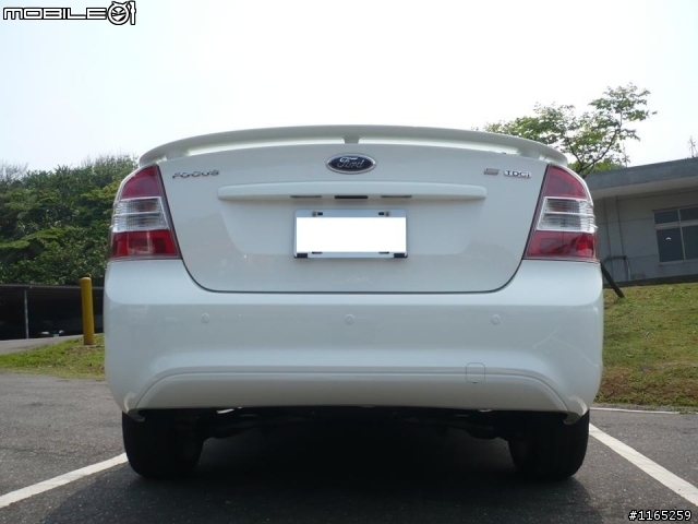 開箱~有點膩的 focus 4D tdci 白