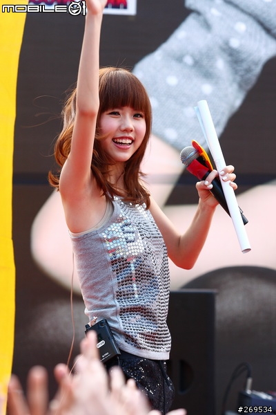 20090418-By2台南南方公園簽唱會