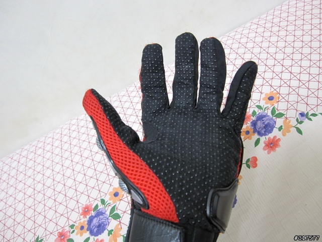 人身部品使用心得 ZS-3000A、PHENIX口罩、KOMINE JK-650、老貓牌手套、REV'IT R59手套、HONDA EJ-E91護膝