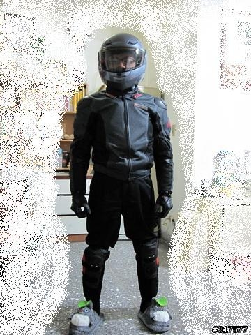 人身部品使用心得 ZS-3000A、PHENIX口罩、KOMINE JK-650、老貓牌手套、REV'IT R59手套、HONDA EJ-E91護膝