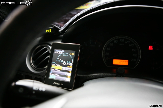 車況一指搞定: Greddy Intelligent Informeter TOUCH 多功能顯示器