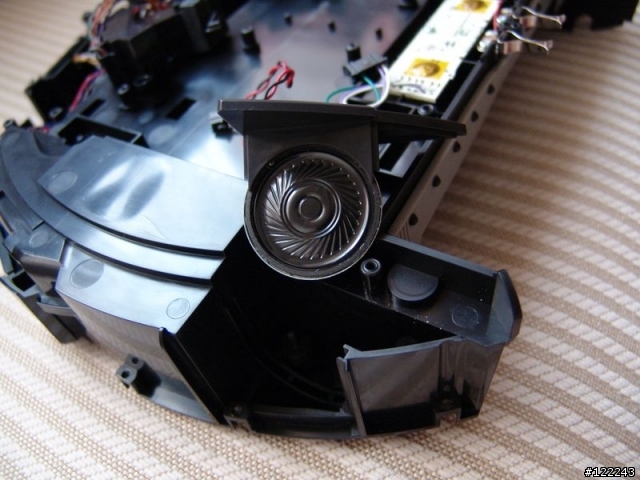 iRobot Roomba 570 分解與組合(圖多)