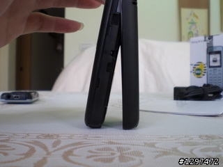 驚見!!~Sony Ericsson最新雙卡機種!!!! 價格竟然只要三千~!!!!!!!!!!