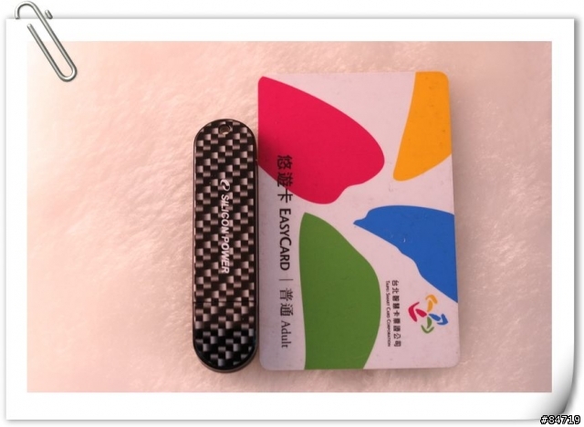 賺到了..寫入速度很快的32GB隨身碟