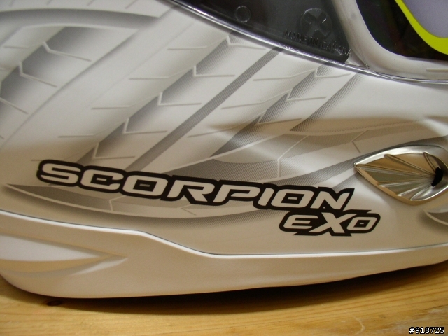 【開箱文】Scorpion EXO-1000 BUG 消光白入手!