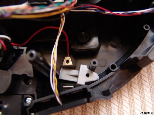 iRobot Roomba 570 分解與組合(圖多)