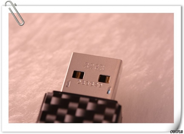 賺到了..寫入速度很快的32GB隨身碟