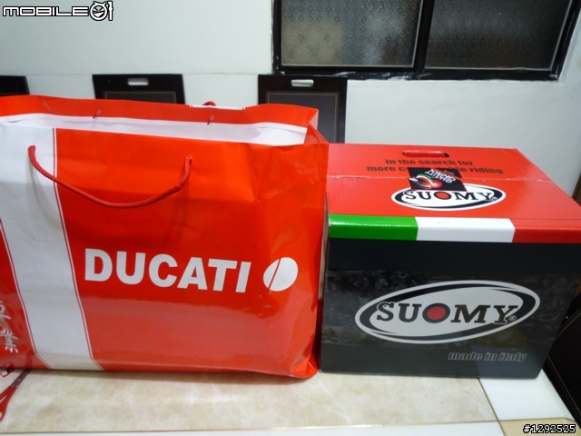 生日快樂的開箱~SUOMY Troy Bayliss Limited Edition 50/1098