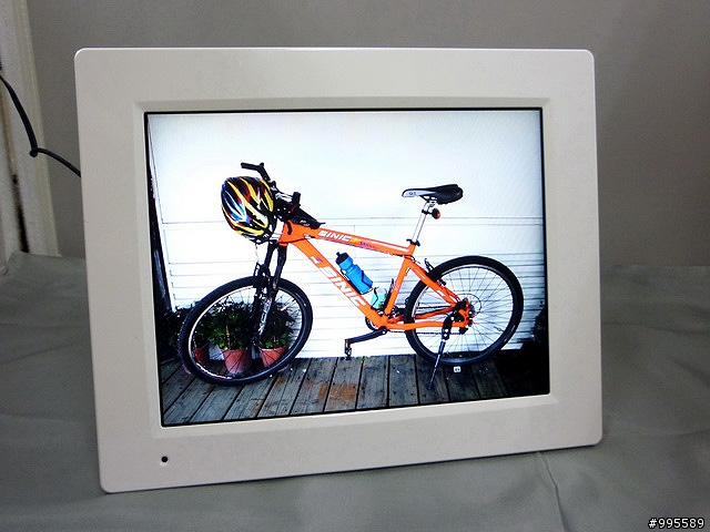 我怒了之沒抽到自己買~ViewSonic DPX804WH 8吋數位相框分享