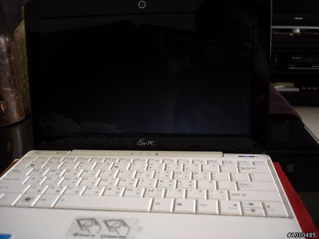 華碩貝殼機......輕薄到幾乎忘了她的存在