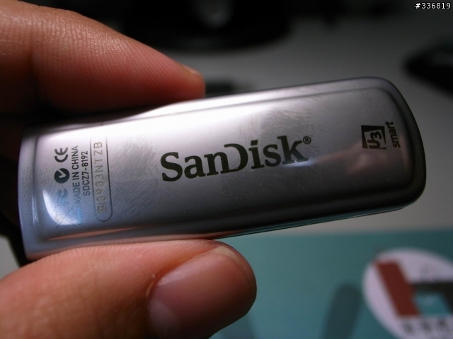 金屬質感上身【sandisk ultra cruzer Titanium 8G 】開箱