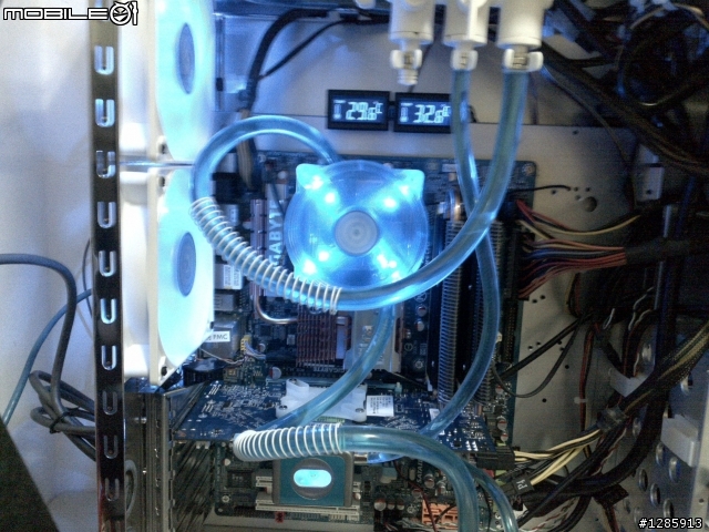 開箱 技嘉 GV-N98TOC-1GI 在改裝 技嘉 Blue eye 藍眼顯示卡水冷