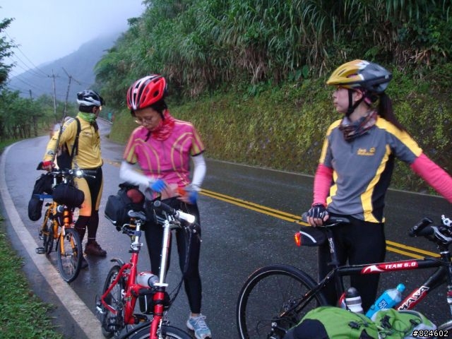 高山一豎之旅(上) 決戰武嶺之巔 - 鐵馬家庭南北大會師