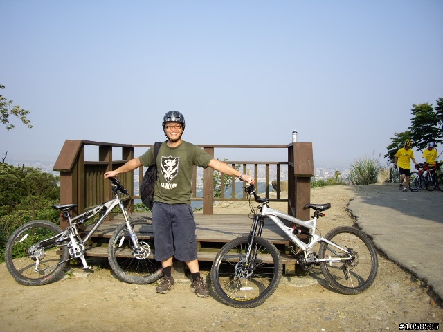 北縣樹林市大棟山OFF ROAD 人間仙境2 越野與人生DVD(非安全/錯誤示範/請勿學習)(吳歐)(小李)越野登山車/全地形 all mountain單車請林道弟兄多鋪一些dvd以利林道車推行及研討