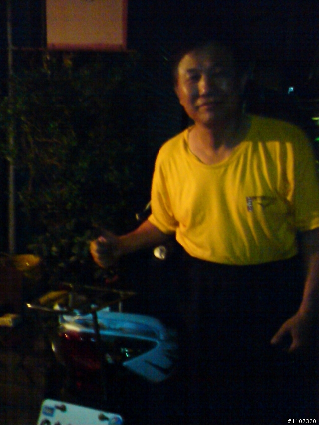 SYM GT125裝後箱,漢堡,後行李箱之現場實錄