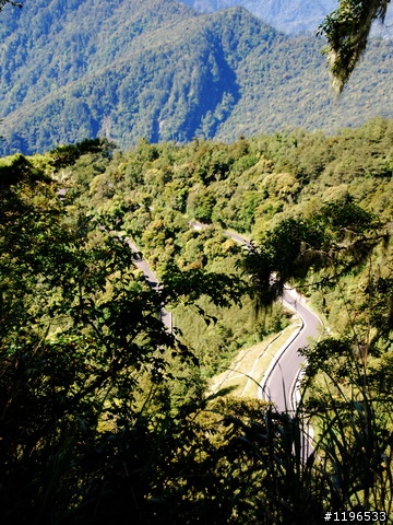 橫掠西東直墜桃源-小摺南橫之旅