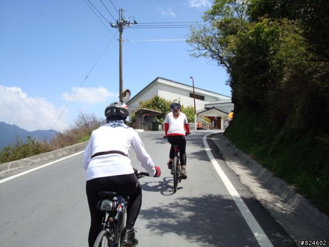 高山一豎之旅(上) 決戰武嶺之巔 - 鐵馬家庭南北大會師