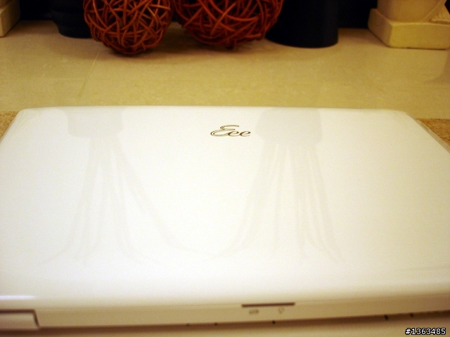 華碩貝殼機......輕薄到幾乎忘了她的存在