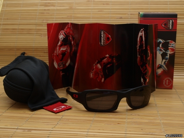 為了騎車安全之 Oakley Ducati Fives Squared 特別版配近視鏡片 開箱 (20/5 使用心得)