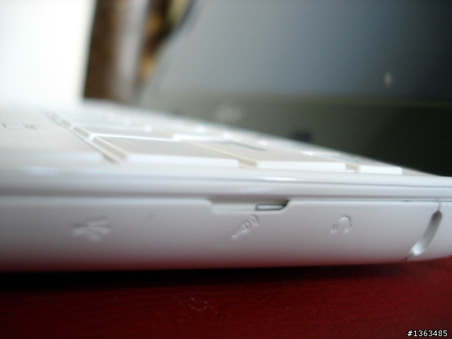 華碩貝殼機......輕薄到幾乎忘了她的存在