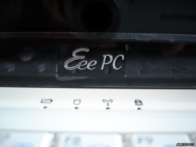 華碩貝殼機......輕薄到幾乎忘了她的存在