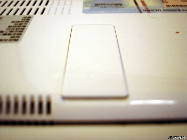 華碩貝殼機......輕薄到幾乎忘了她的存在